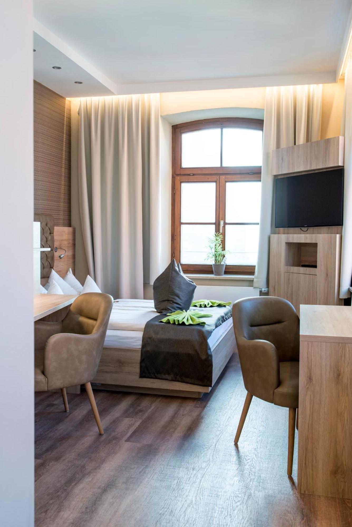 Hotel Angerbraeu Мурнау-ам-Штаффельзее Экстерьер фото