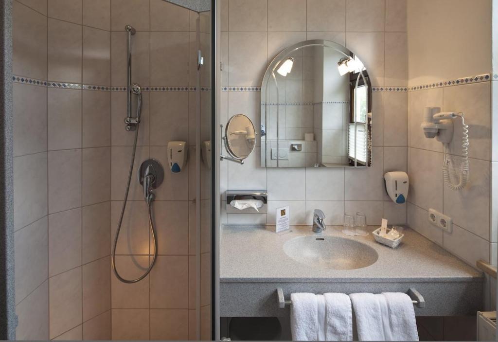 Hotel Angerbraeu Мурнау-ам-Штаффельзее Экстерьер фото